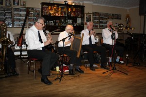 Arthur Fryatt on washboard joins front line of Napier Hotshots at Farnborough Jazz Club on 16th January 2015. Photo by Mike Witt.