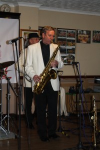 Al Nichols (tenor sax) & Tony Pitt (banjo) Farnborough JC 29may2015