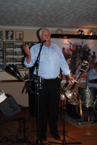 BarryPalser at Farnborough Jazz Club 11sep2015. Photo by Mike Witt.