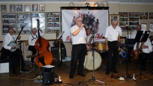 Bob Dwyer's Bits & Pieces at Farnborough Jazz Club on 25th September 2015. With Bob on trombone, Max Emmons on Trumpet, John Lee on reeds, Hugh Crozier on piano, John Bayne on d.bass& bass sax and Bert Butler on banjo, Photo by Mike Witt. 