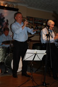 Giants play at Farnborough Jazz Club, Kent 11sep2015. John Crocker (clarinet) and Pete Rudeforth (trumpet), with John Tyson (drums) on 11th September 2015. Photo by Mike Witt.