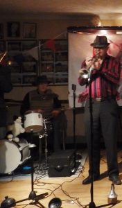 'Hershey and the Hotshots' play for the first time at Farnborough Jazz Club on 4th December 2015. Peter & Graham play fab duet. Photo by Jill Alexander.