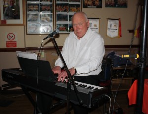 Hugh Crozier (piano) with Bob Dwyer's Bix & Pieces at Farnborough JC 29th January 2016. Photo by Mike Witt.