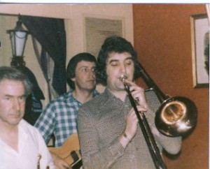 'Loose Box' Wine Bar in Ewell Village, circa 1970's . (LtoR) Ben Cohen (cornet), Ken Ames (Bass) and Mike Duckworth (trombone). Photo curtesy of Mike Duckworth.